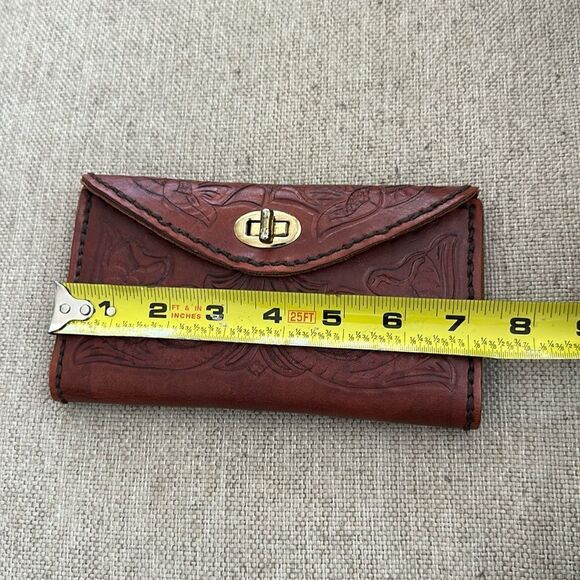Vintage Floral Tooled Leather Wallet - Picture 10 of 11